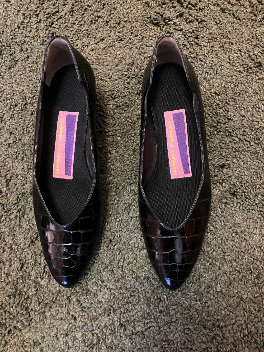 Susan Bennis/Warren Edwards Low Heel Shoes. Size 8.